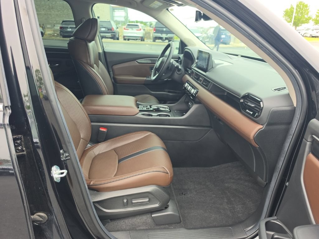 Certified 2025 Honda Pilot Elite image 34