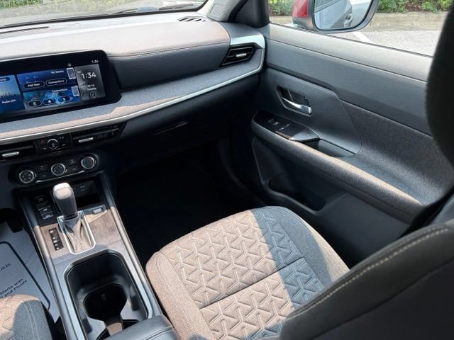 Certified 2025 Nissan Kicks SV AWD/4WD image 32