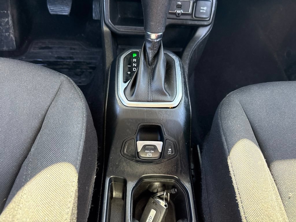 Used 2020 Jeep Renegade Latitude w/ Popular Equipment Group FWD image 15