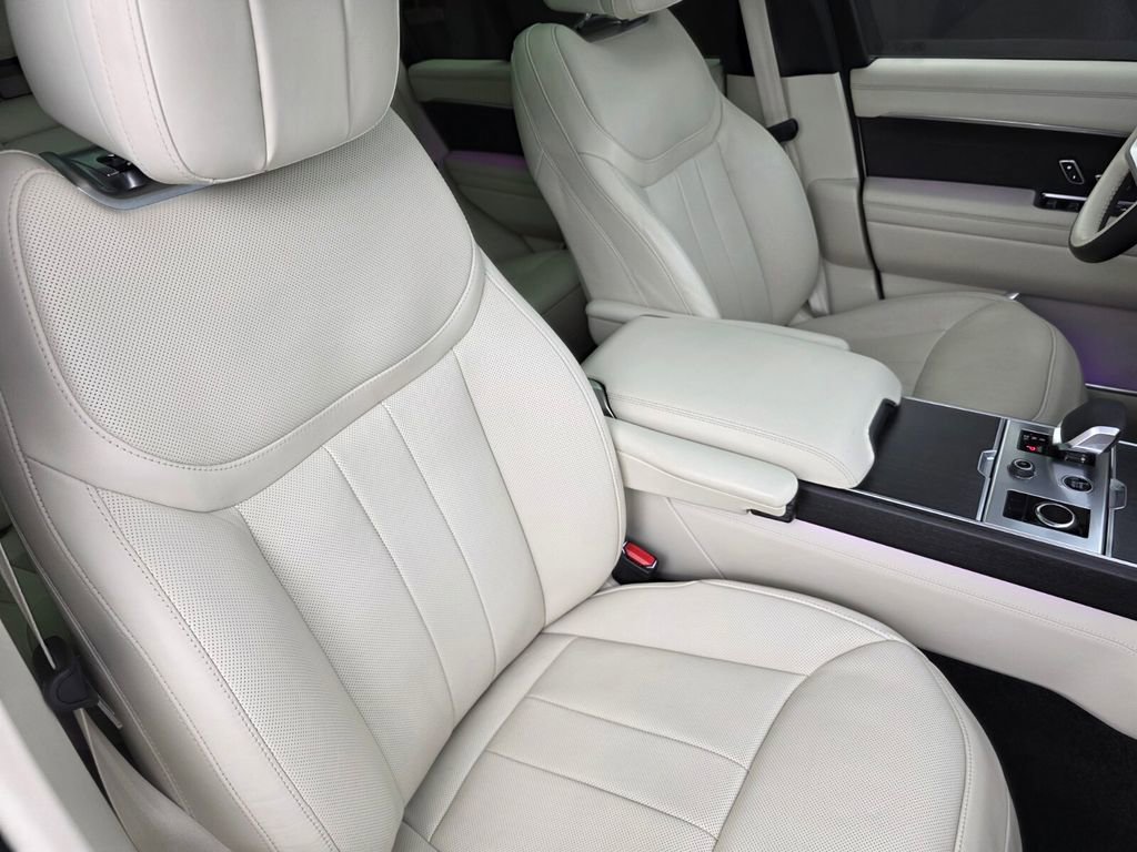 Used 2023 Land Rover Range Rover SE image 29