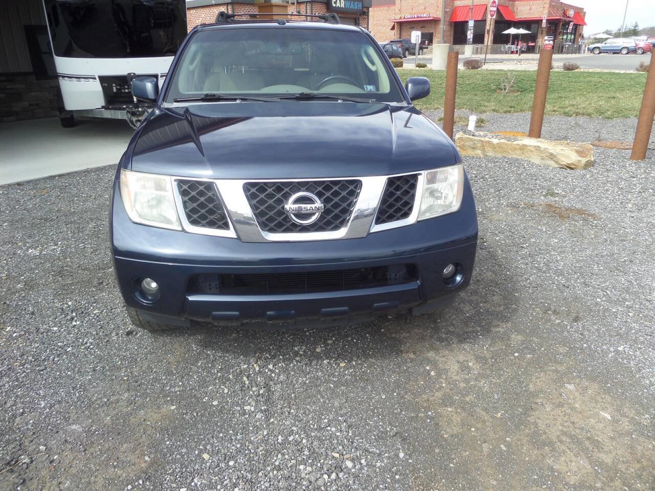 Used 2008 Nissan Pathfinder SE w/ Premium Pkg AWD/4WD image 2