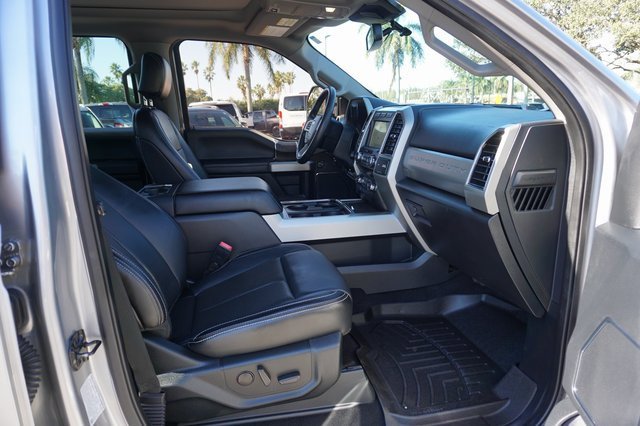Certified 2020 Ford F350 Lariat w/ Lariat Ultimate Package image 3