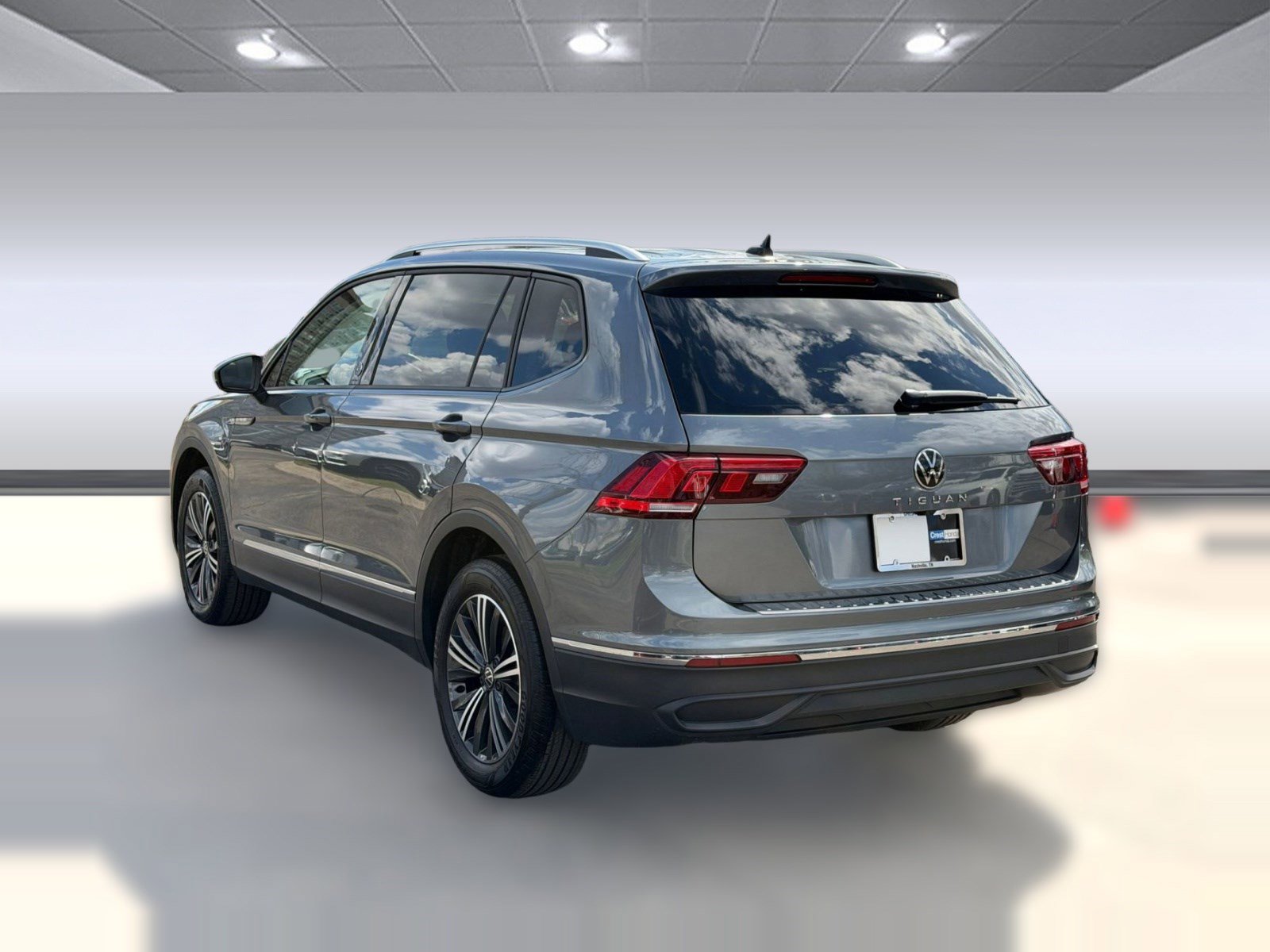 Used 2024 Volkswagen Tiguan Wolfsburg Edition image 3
