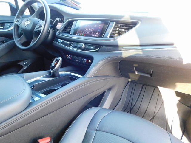 Used 2021 Buick Enclave Essence w/ Sport Touring Edition image 18