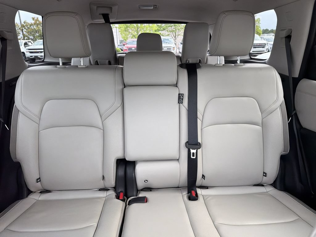 Used 2022 Nissan Pathfinder SL AWD/4WD image 31