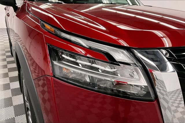 Used 2024 Nissan Pathfinder SL AWD/4WD image 36