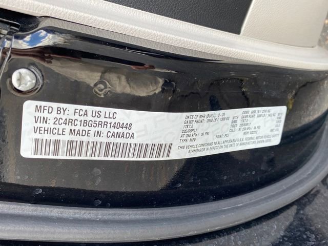 Used 2024 Chrysler Pacifica Touring-L image 26