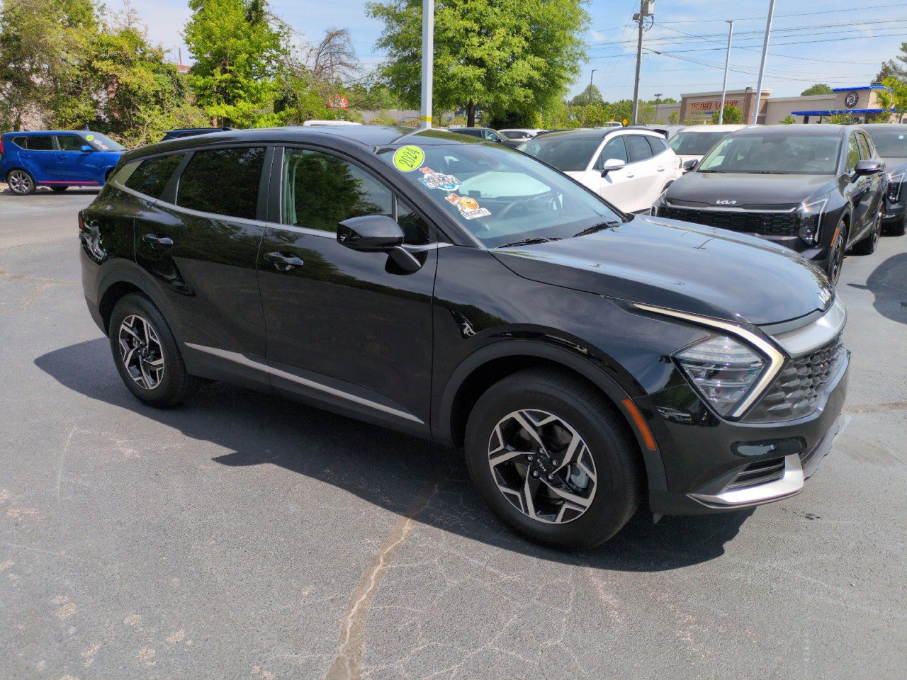Used 2024 Kia Sportage LX AWD/4WD image 1