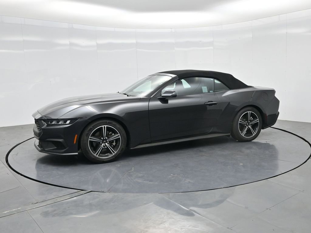 Used 2024 Ford Mustang Convertible image 27