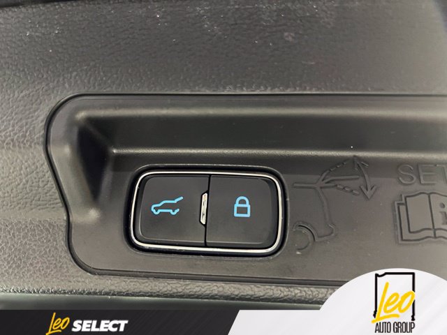 Used 2024 Ford Explorer XLT w/ Equipment Group 202A AWD/4WD image 28