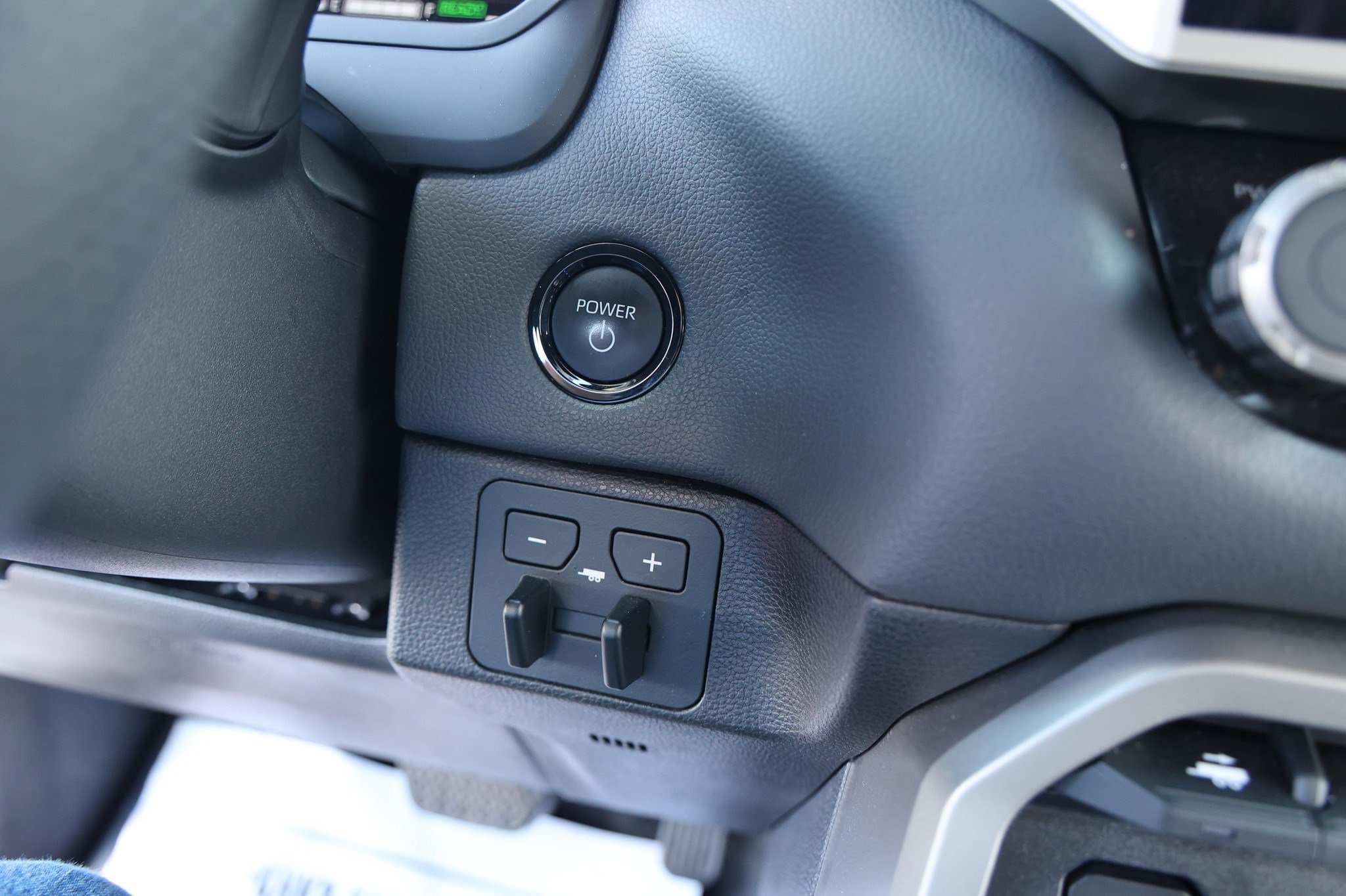 Used 2025 Toyota Tundra Limited image 25