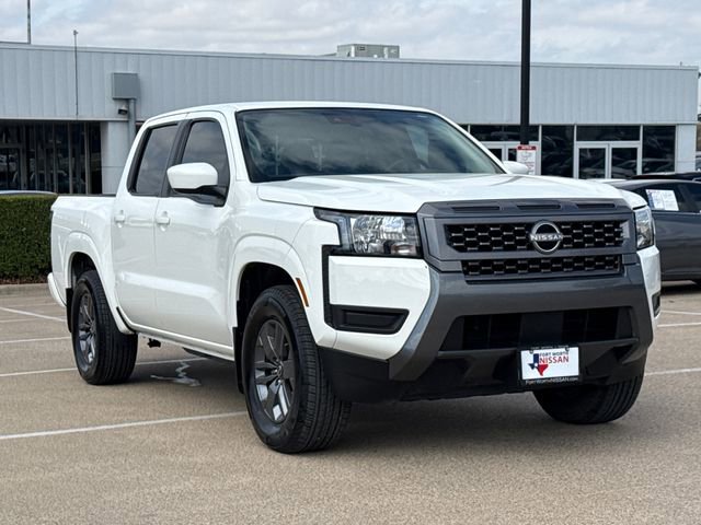Used 2025 Nissan Frontier SV image 2