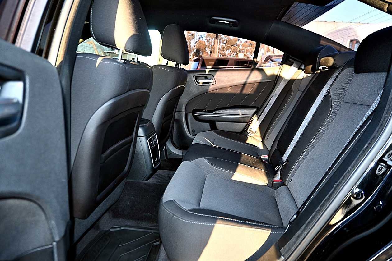 Used 2017 Dodge Charger R/T image 9