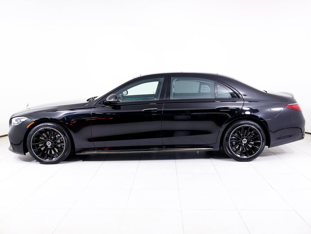 Used 2025 Mercedes-Benz S 580 4MATIC Sedan image 2
