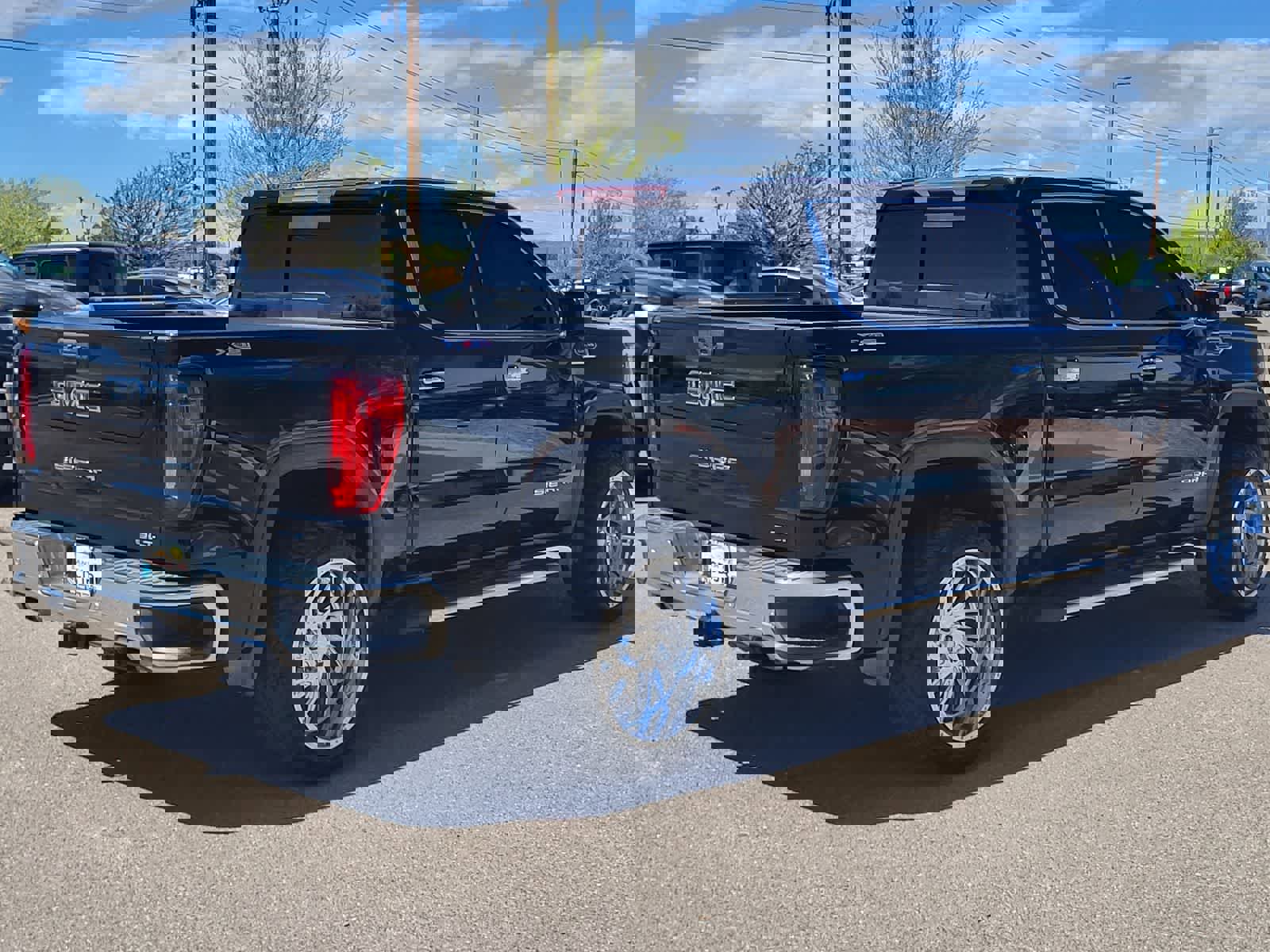 Used 2019 GMC Sierra 1500 SLT w/ SLT Premium Plus Package image 4