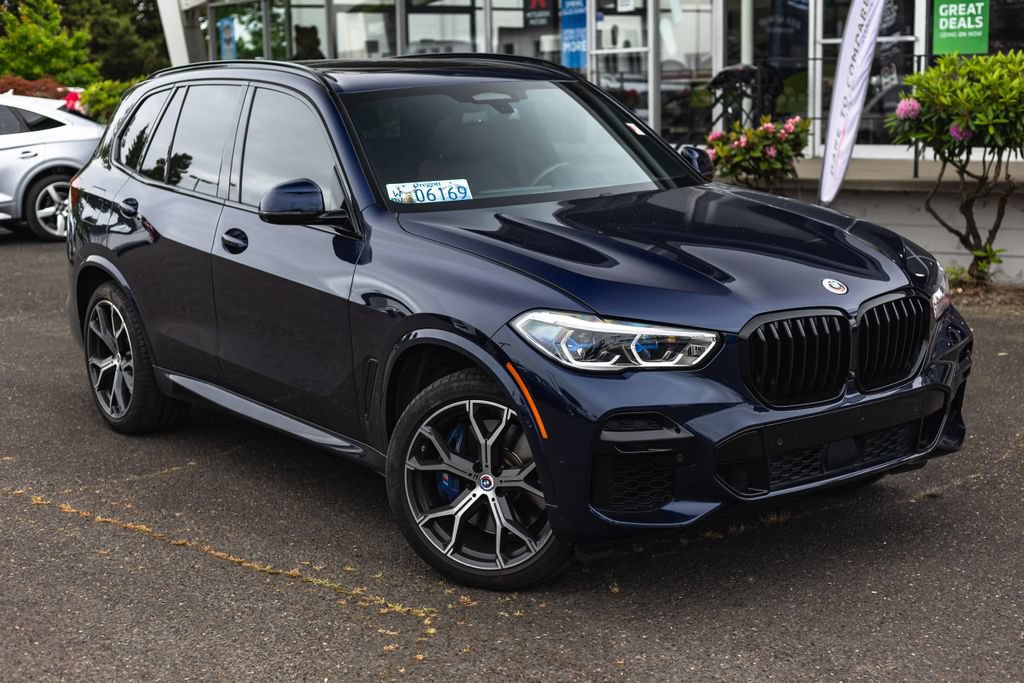 Used 2022 BMW X5 M50i w/ Executive Package AWD/4WD image 2
