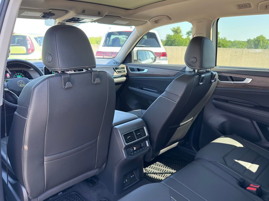 Used 2024 Volkswagen Atlas SEL AWD/4WD image 26
