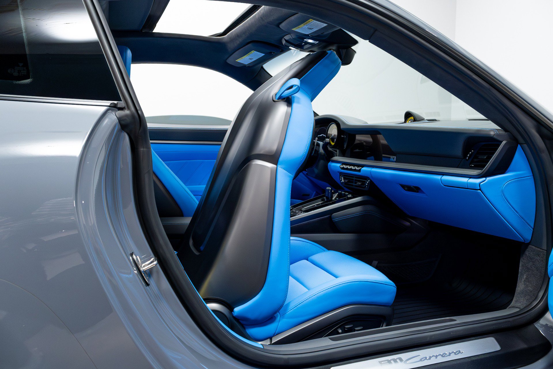 Used 2024 Porsche 911 Carrera image 31