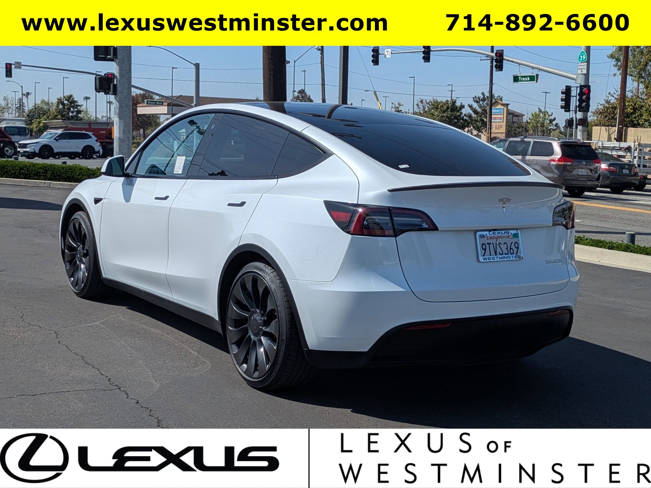 Used 2023 Tesla Model Y Performance image 11