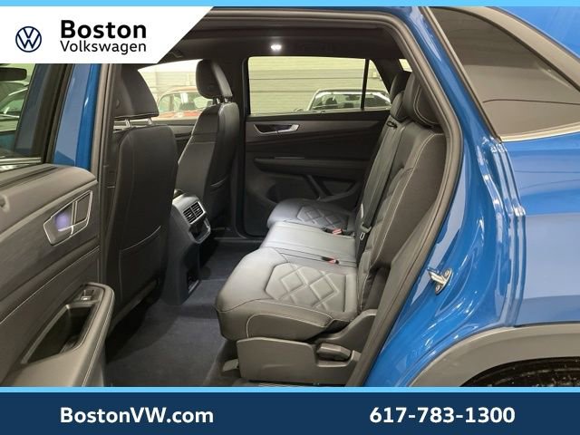 Used 2025 Volkswagen Atlas Cross Sport SE w/ Panoramic Sunroof Package image 8