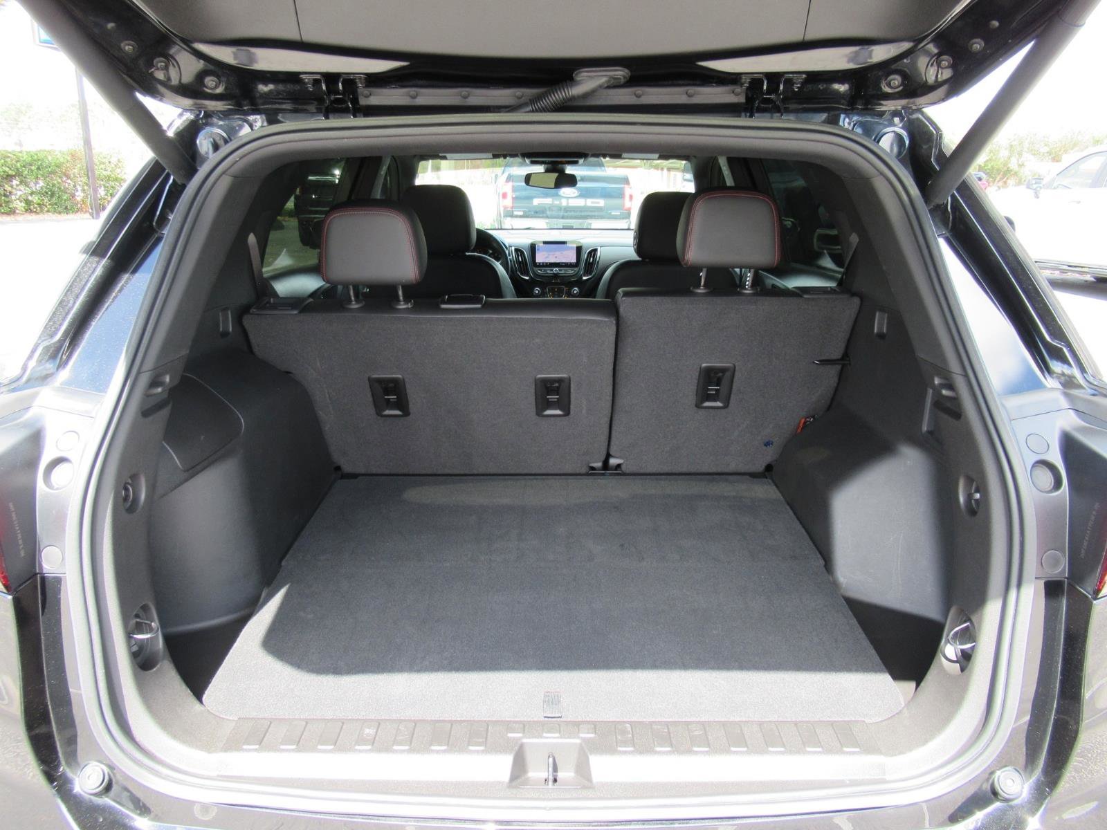 Used 2022 Chevrolet Equinox RS w/ RS Leather Package FWD image 33