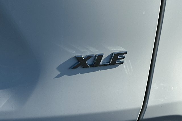 Certified 2025 Toyota RAV4 XLE w/ Convenience Package FWD image 32