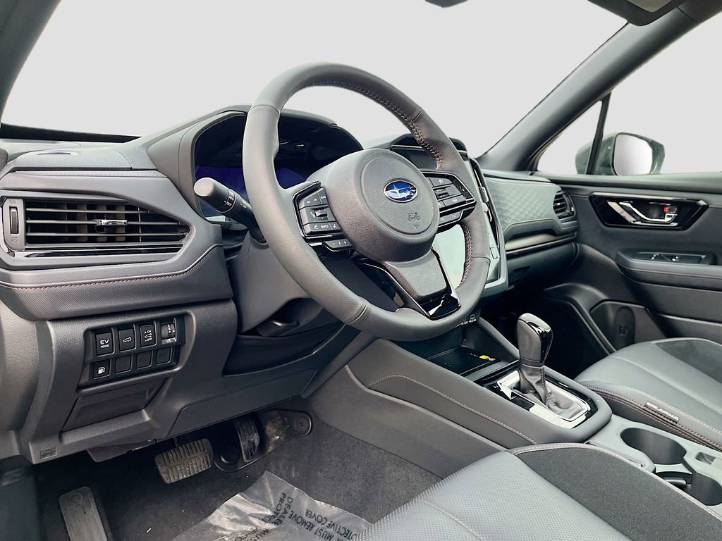 Used 2025 Subaru Forester Touring w/ Touring Package image 9