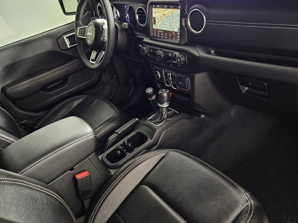 Used 2023 Jeep Wrangler Unlimited Sahara image 31