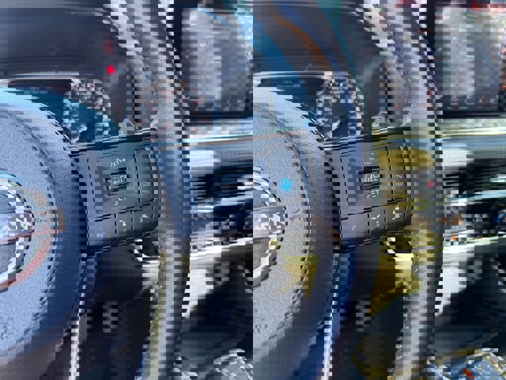 Used 2023 Nissan Rogue SV w/ SV Premium Package image 23