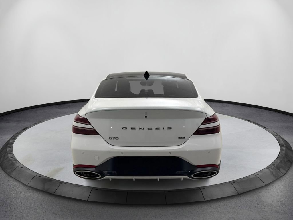 Used 2022 Genesis G70 3.3T image 6