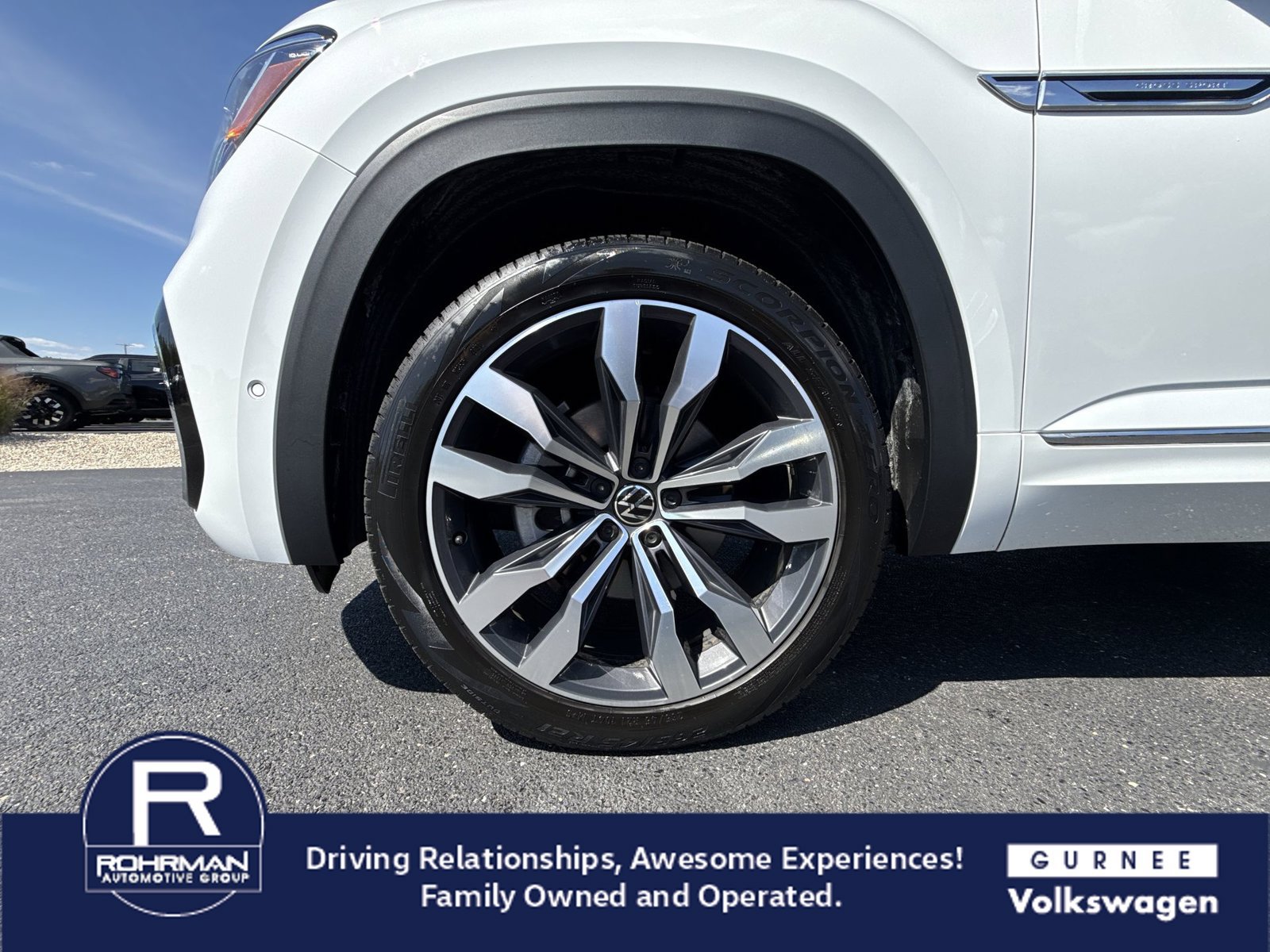 Used 2021 Volkswagen Atlas Cross Sport SEL Premium R-Line w/ Cross Sport MDO Package AWD/4WD image 11