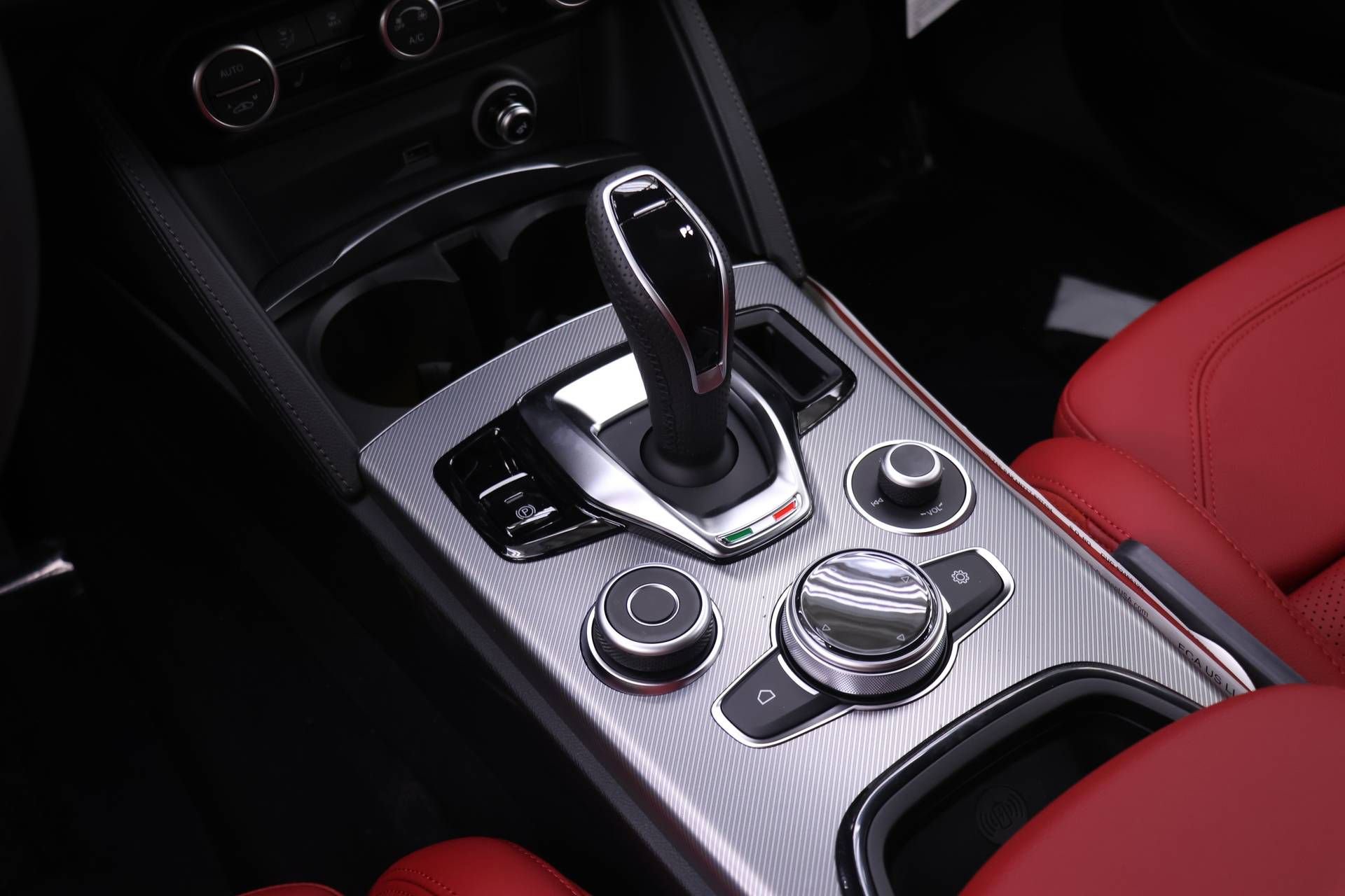 New 2026 Alfa Romeo Stelvio Sprint image 13