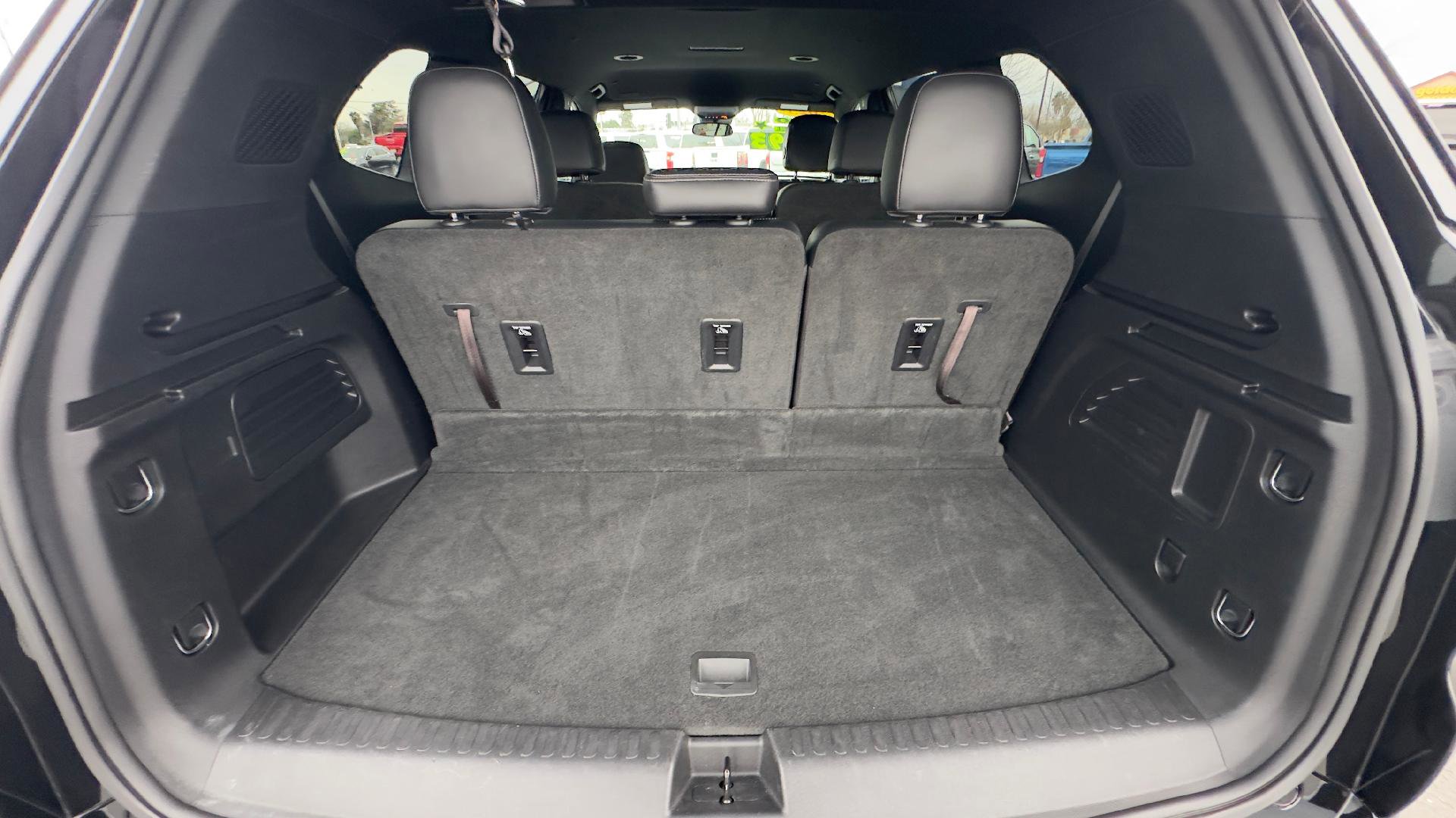 Used 2025 Buick Enclave Sport Touring image 7