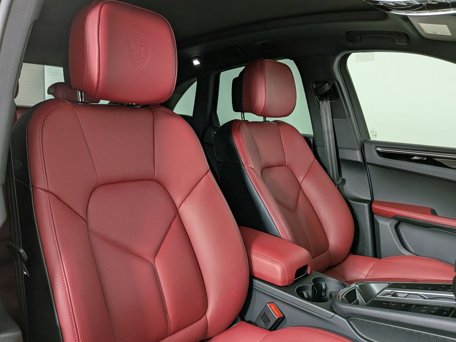 Certified 2025 Porsche Macan S AWD/4WD image 23