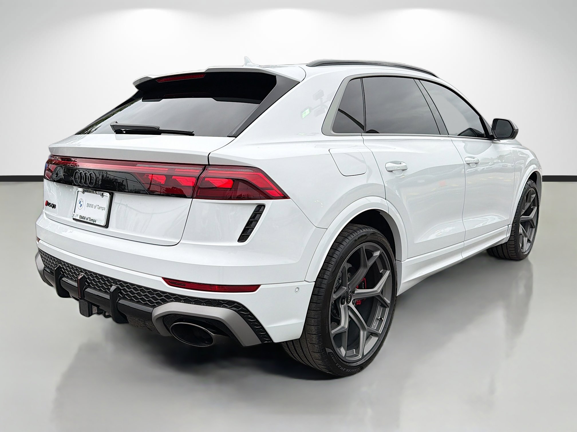 Used 2025 Audi RS Q8 performance w/ RS Design Package - Red AWD/4WD image 3