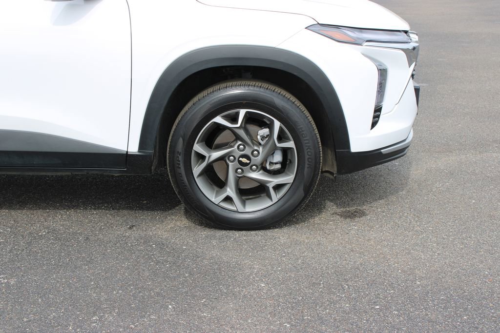 Used 2025 Chevrolet Trax LT image 12
