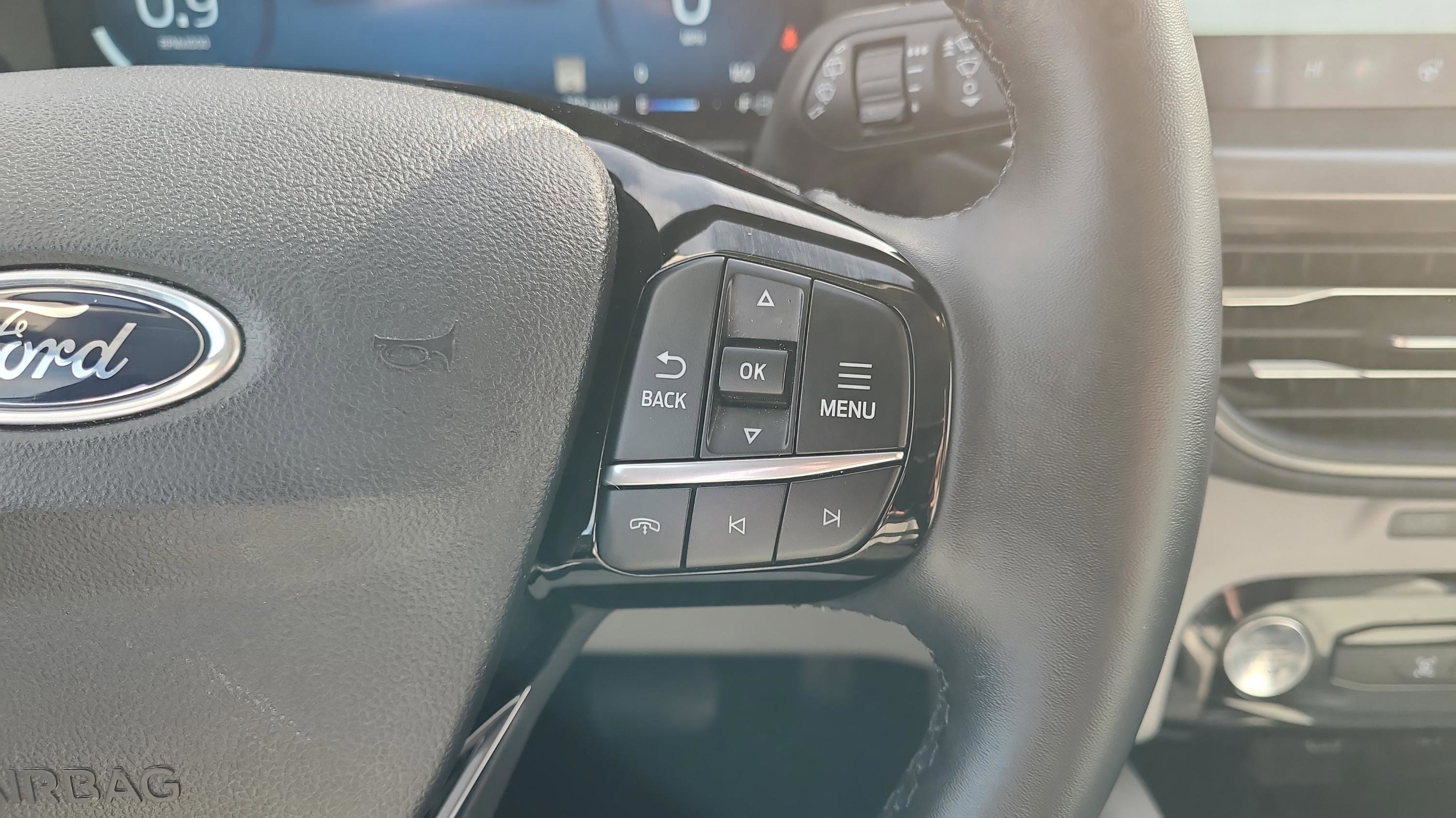 Used 2025 Ford Escape Active w/ Active Premium Tech Pack image 11