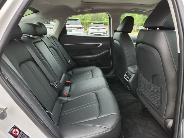 Used 2023 Hyundai Sonata Limited w/ Preferred Accessory Package FWD image 18