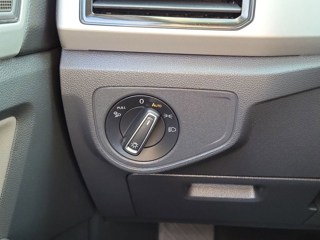 Used 2022 Volkswagen Atlas SE FWD image 17