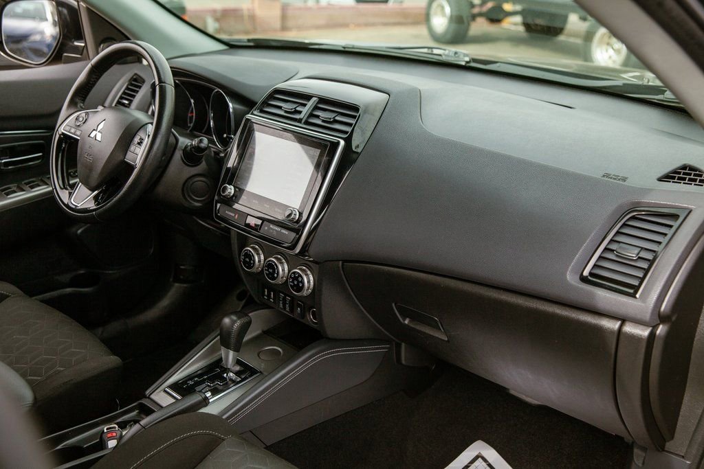 Used 2020 Mitsubishi Outlander Sport SE image 11