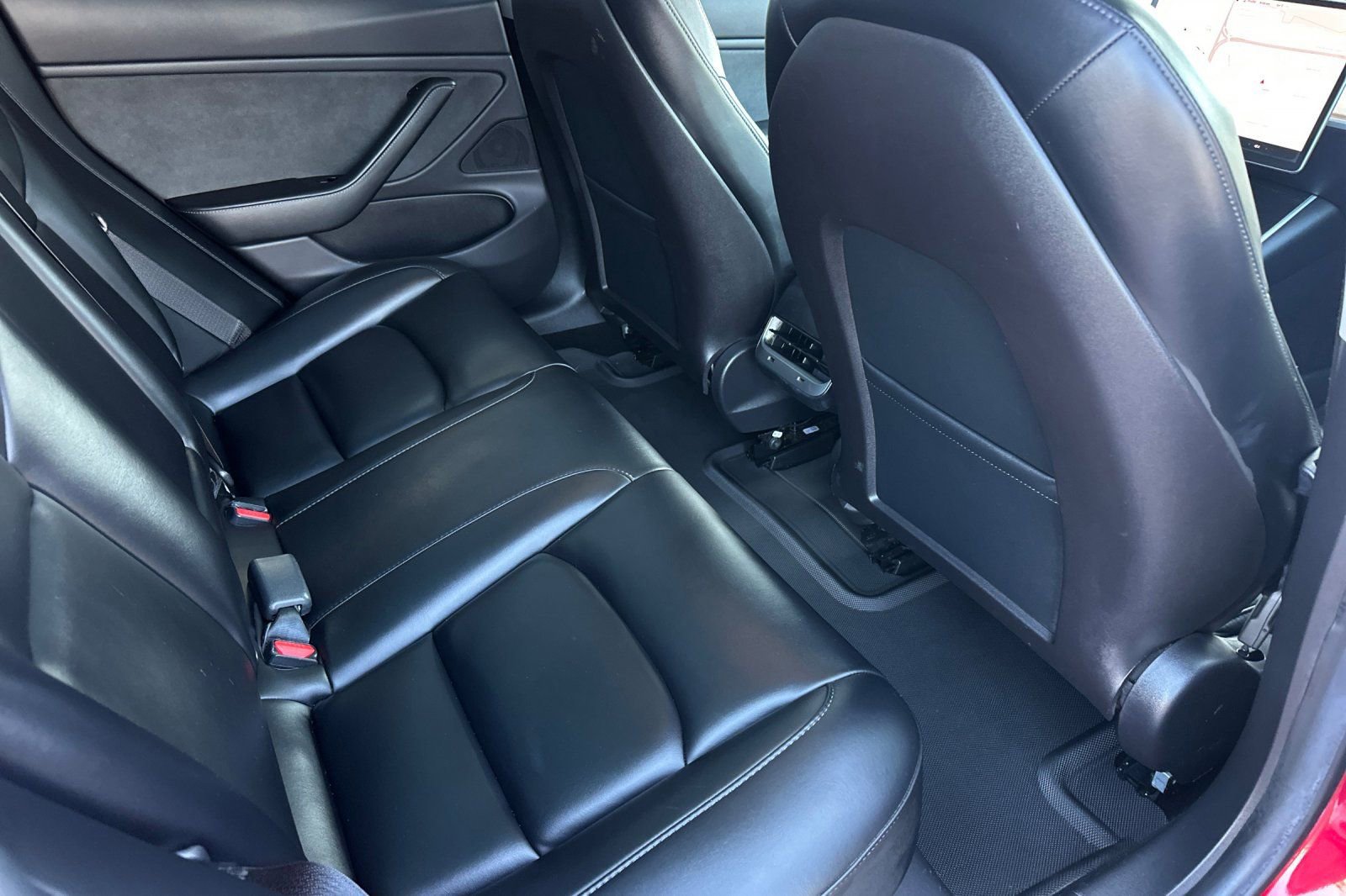 Used 2019 Tesla Model 3 Standard Range Plus image 18