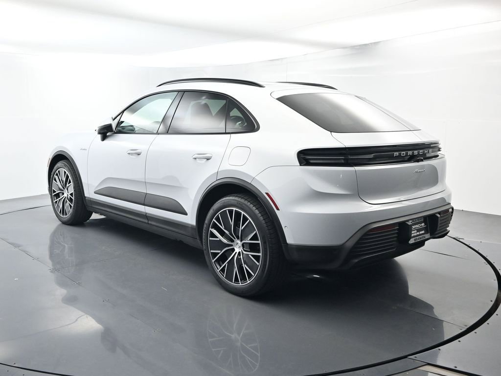 Certified 2025 Porsche Macan Electric image 3