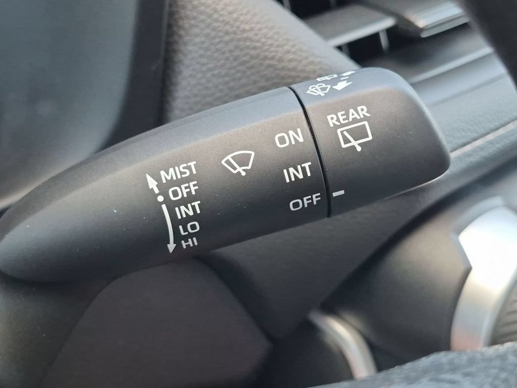 Used 2021 Toyota RAV4 LE AWD/4WD image 21