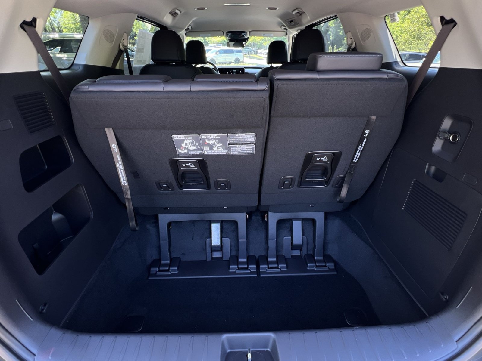New 2026 Kia Carnival FWD image 60