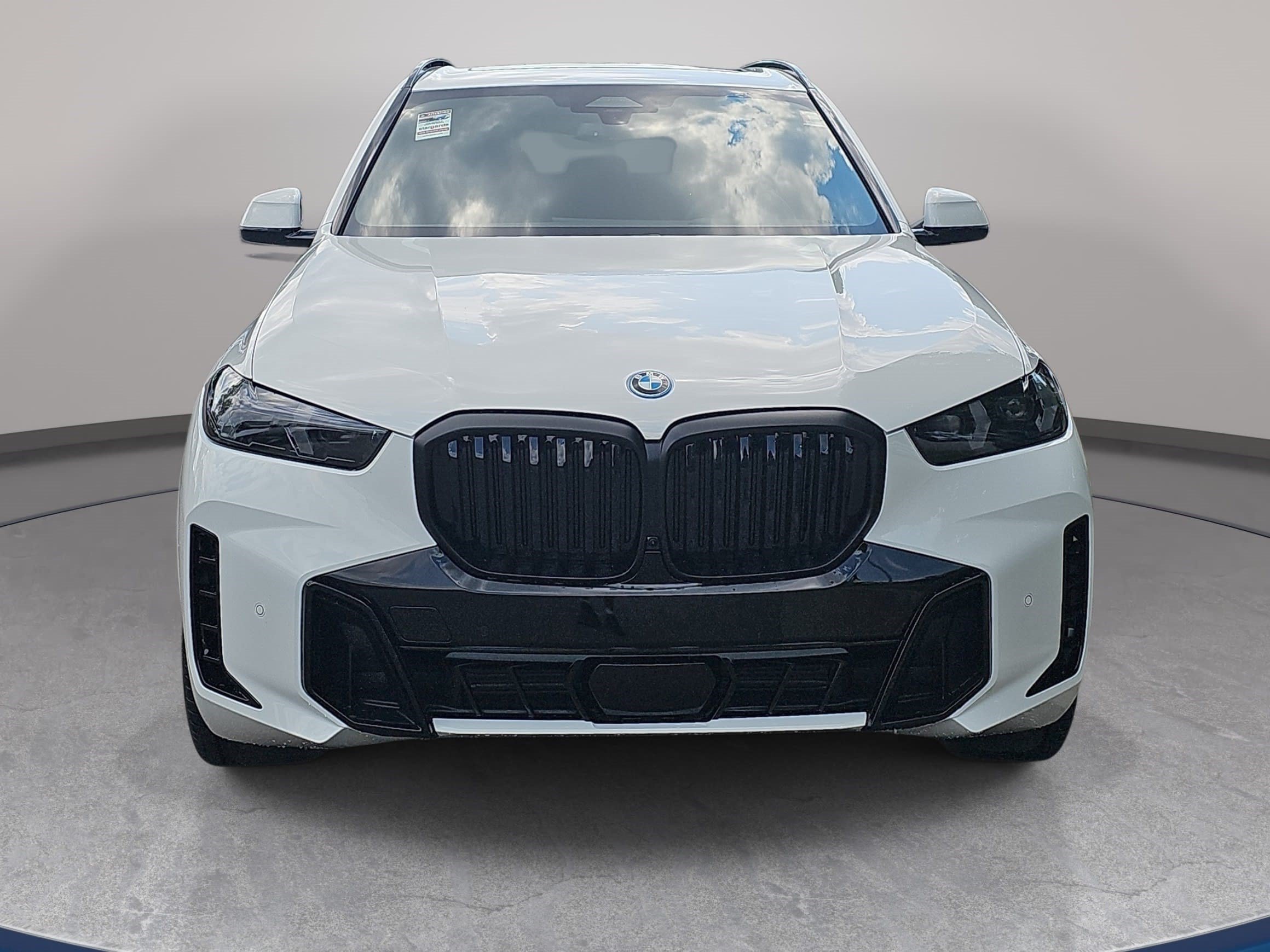 New 2026 BMW X5 xDrive50e w/ Executive Package AWD/4WD image 2