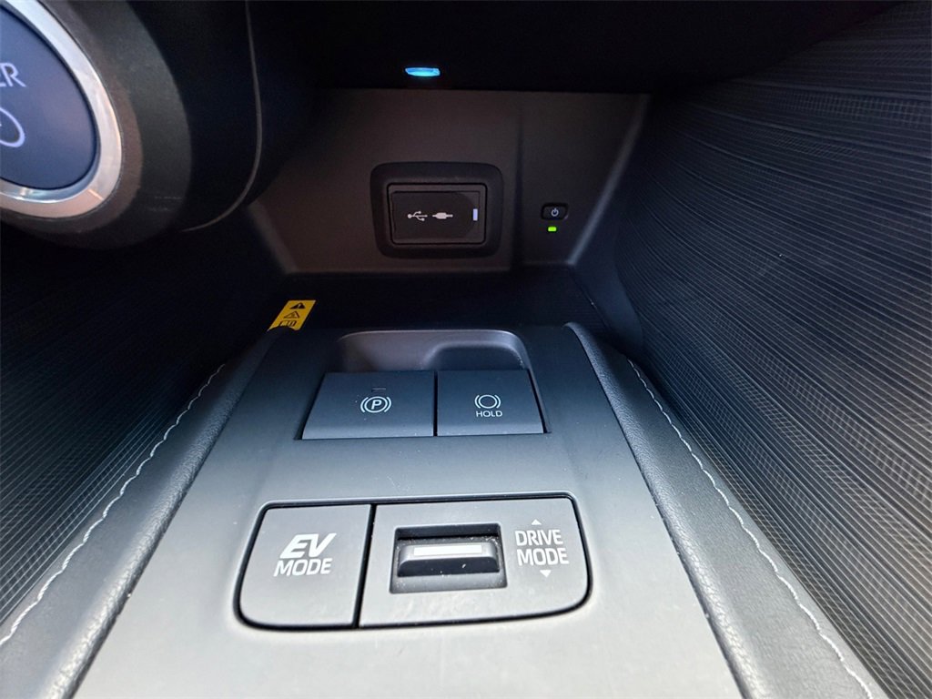 Used 2021 Toyota Venza XLE image 30