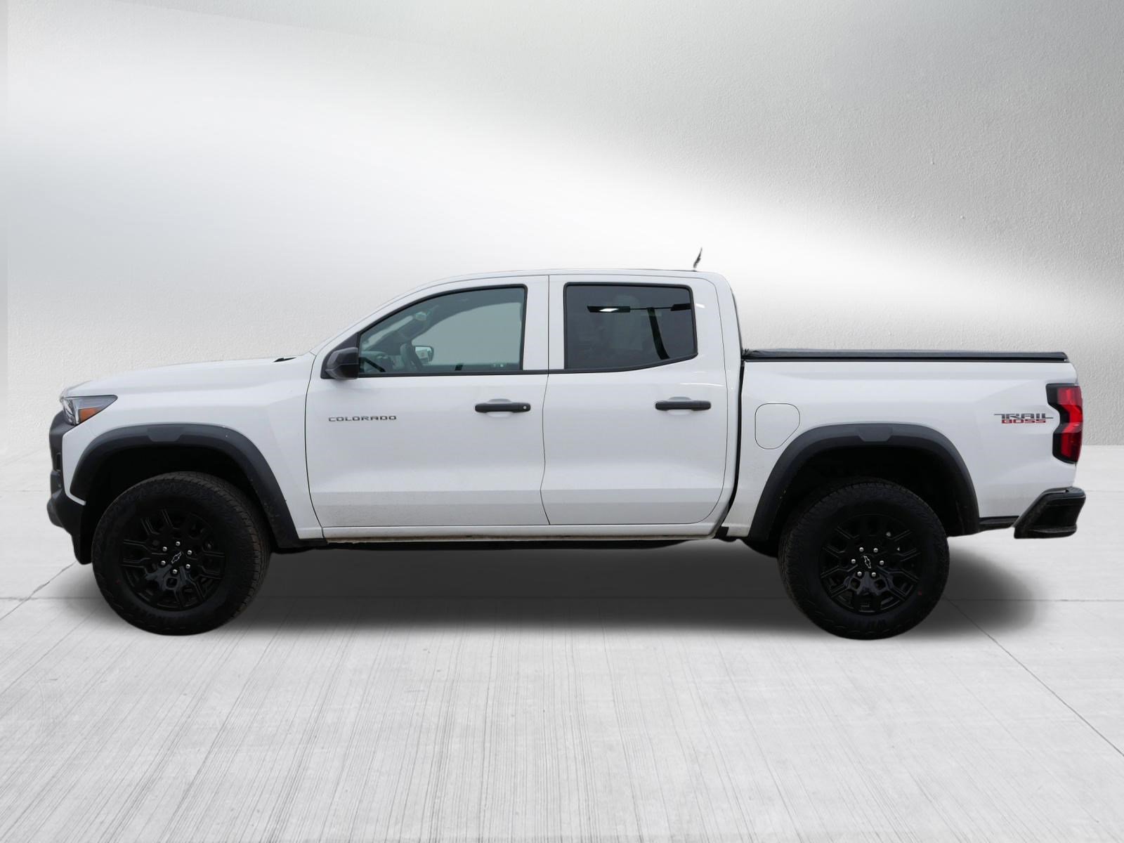 Used 2024 Chevrolet Colorado Trail Boss w/ Advanced Trailering Package AWD/4WD image 4