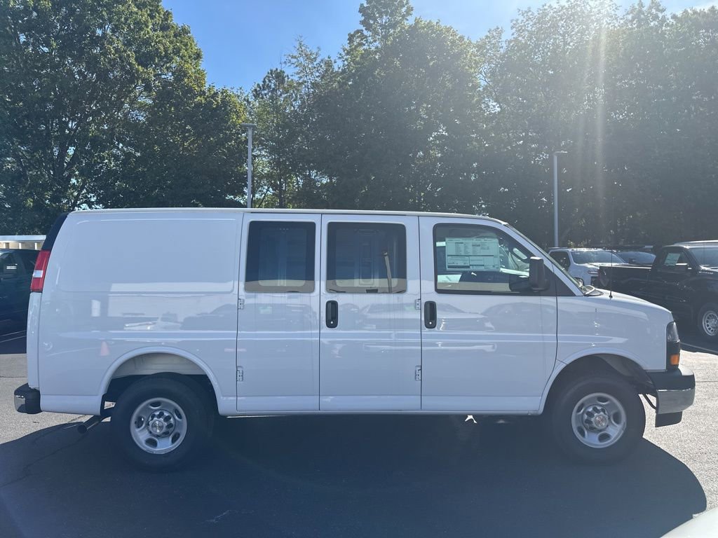 New 2025 Chevrolet Express 2500 Work Van w/ Driver Convenience Package image 5