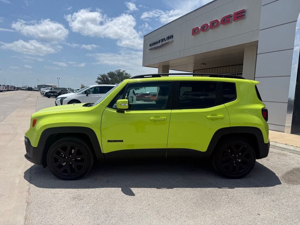 Used 2017 Jeep Renegade Altitude FWD image 2