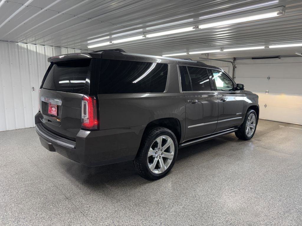 Used 2019 GMC Yukon XL Denali w/ Denali Ultimate Package image 6